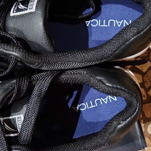 Brand New! Nautica youth sneakers US 4 - Picture 5 of 10